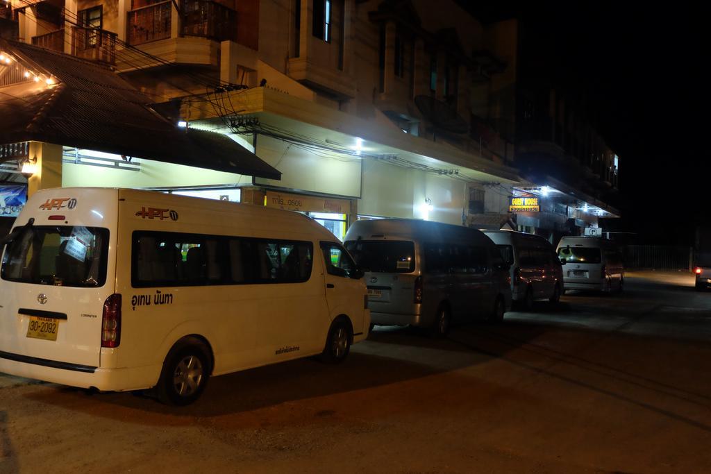 J-Safe Guesthouse Sukhothai Exterior foto